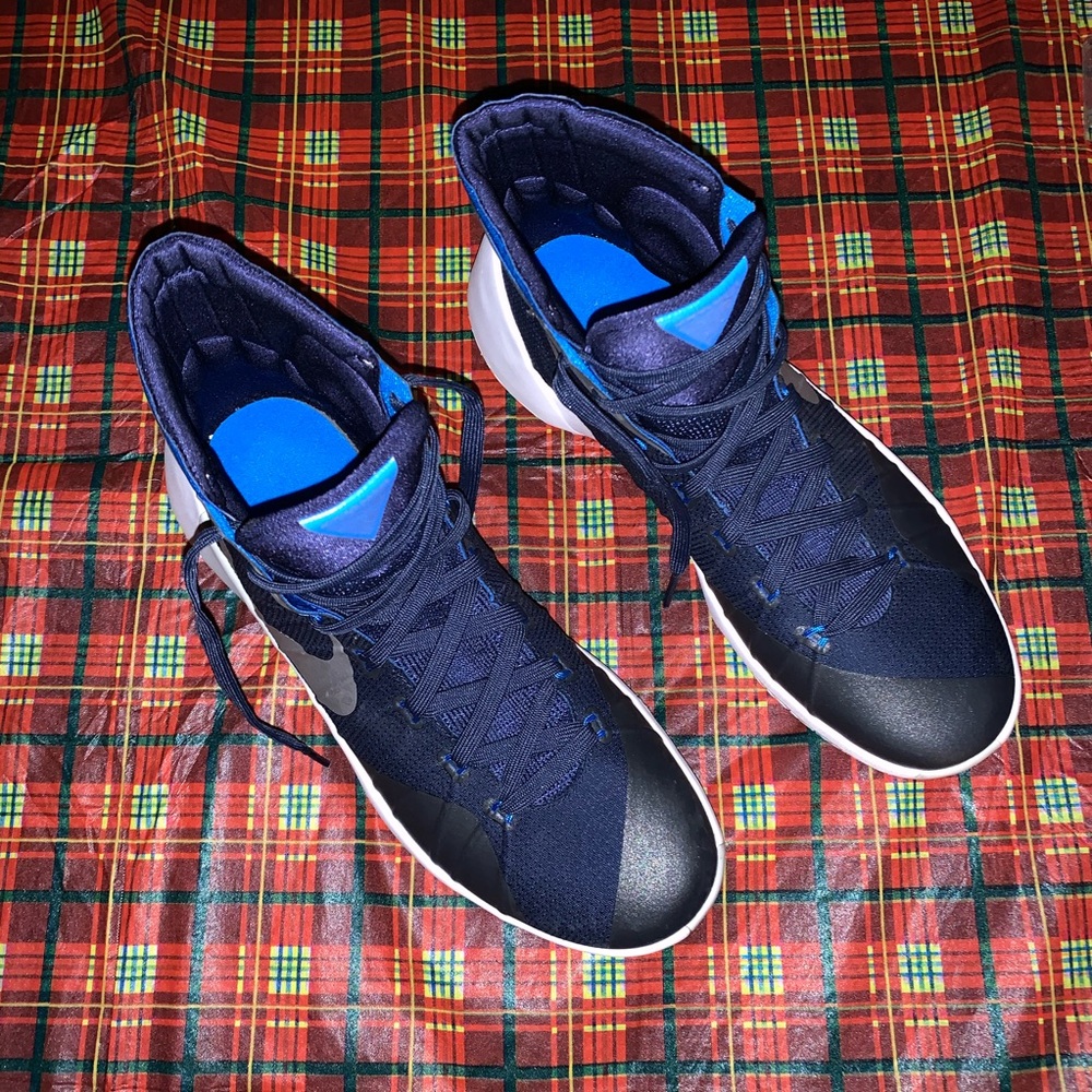NIKE HYPERDUNKS